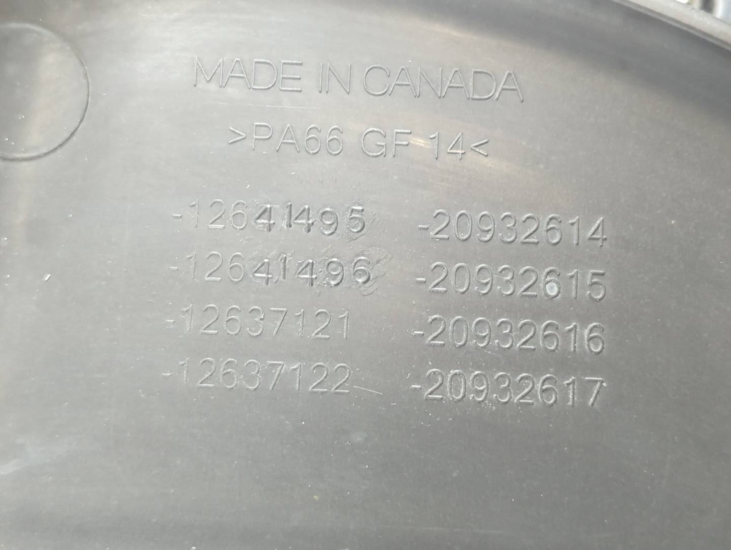 2011 Cadillac Srx Engine Cover - Oemusedautoparts1.com