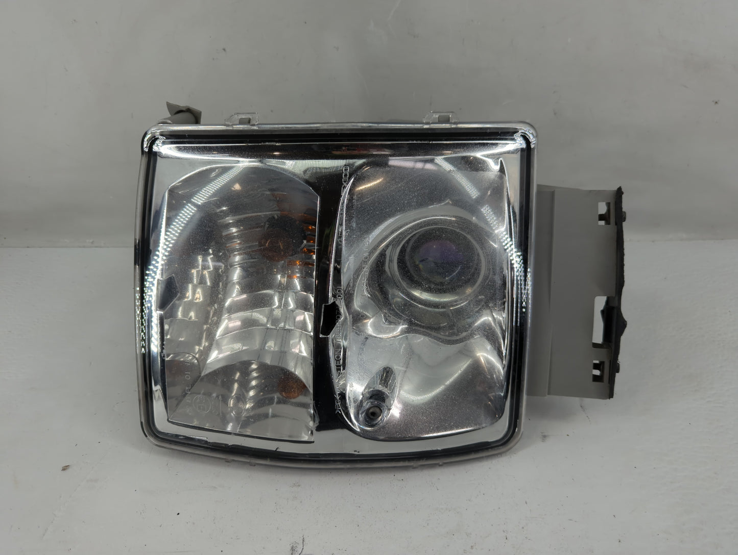 2011 Cadillac Sts Driver Left Oem Head Light Headlight Lamp - Oemusedautoparts1.com