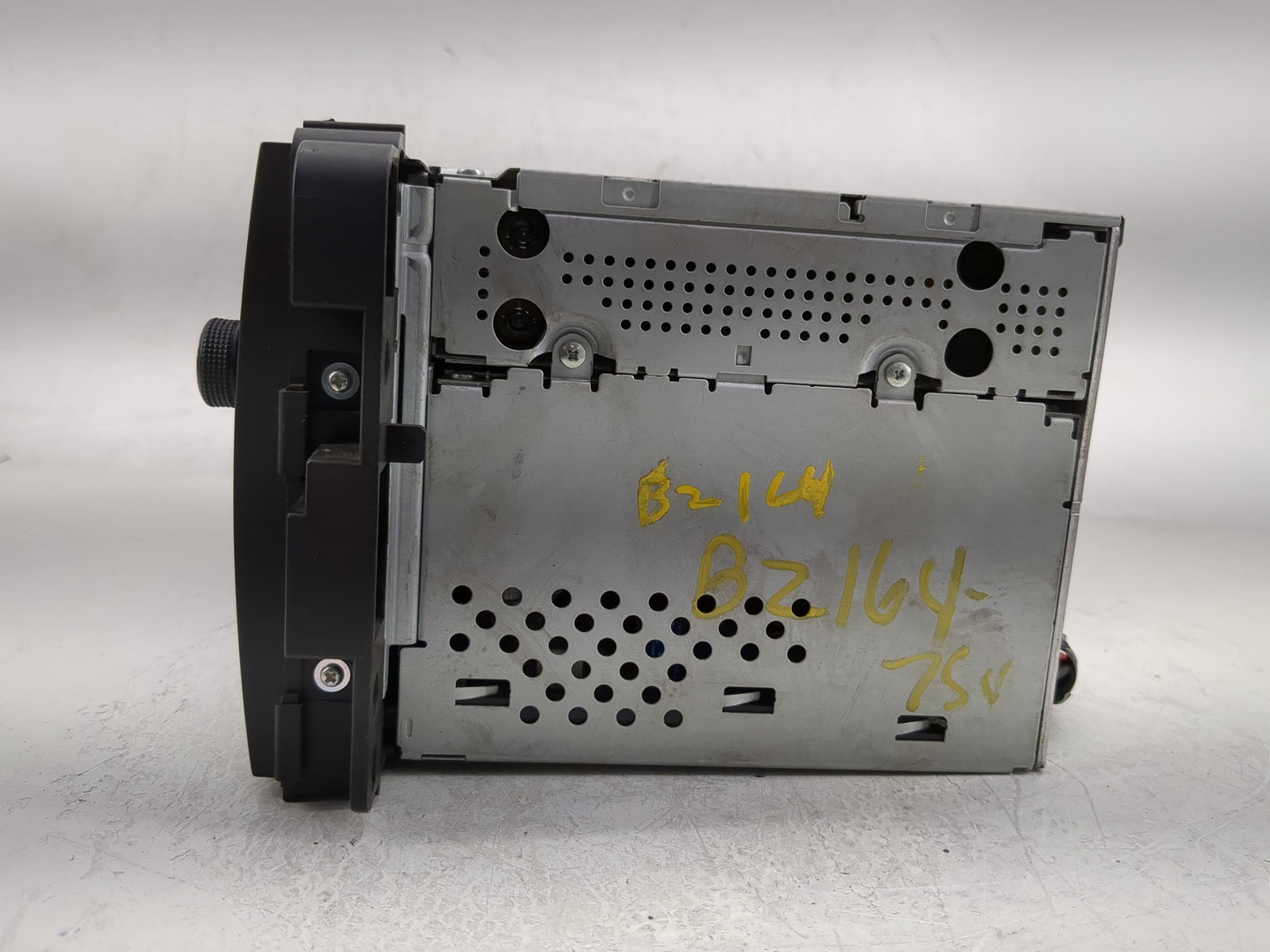 2011 Chevrolet Avalanche 1500 Radio AM FM Cd Player Receiver Replacement P/N:22776895 Fits OEM Used Auto Parts - Oemusedauto