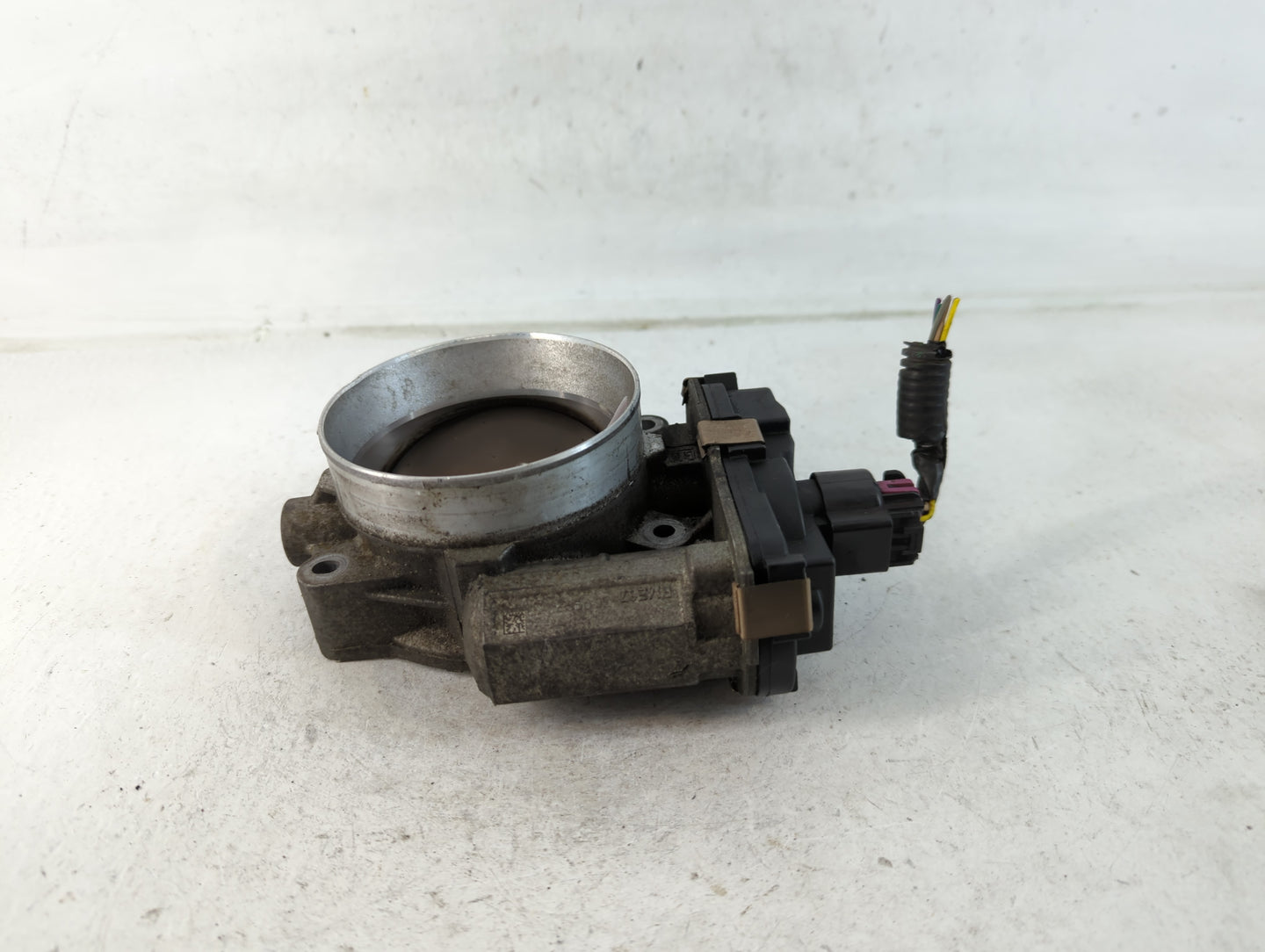 2011 Chevrolet Avalanche 1500 Throttle Body P/N:RME87-3C9992 Fits Fits 2009 2010 2012 2013 2014 2015 OEM Used Auto Parts - O