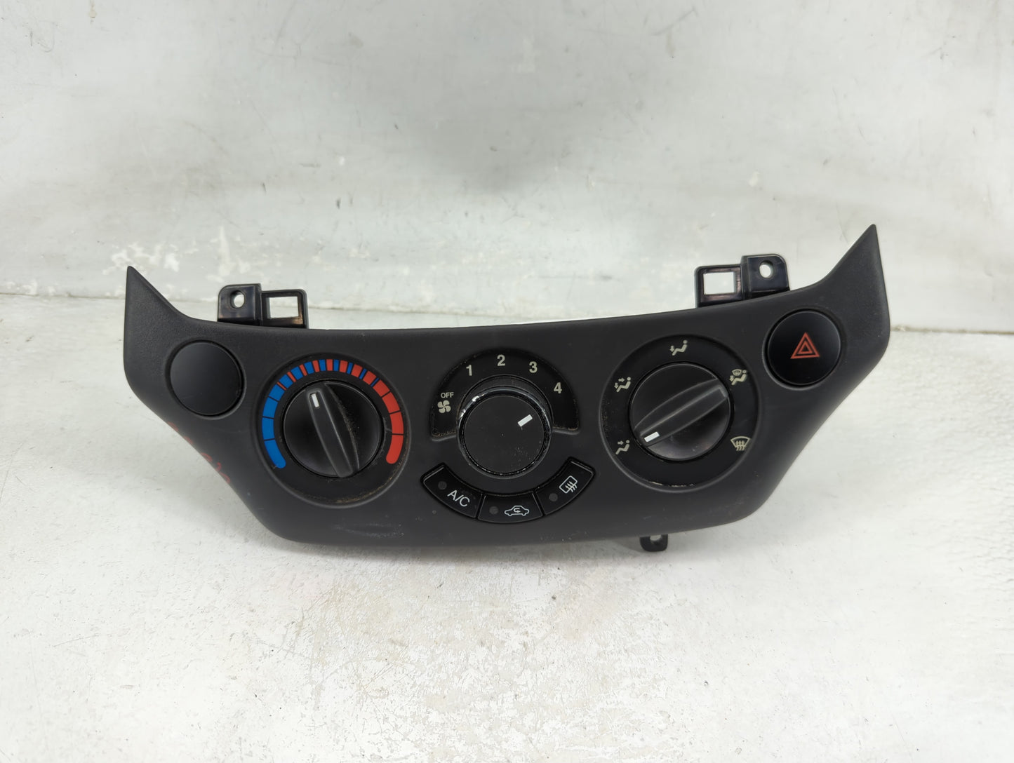 2011 Chevrolet Aveo Climate Control Module Temperature AC/Heater Replacement P/N:900.GM1A11 Fits OEM Used Auto Parts - Oemus