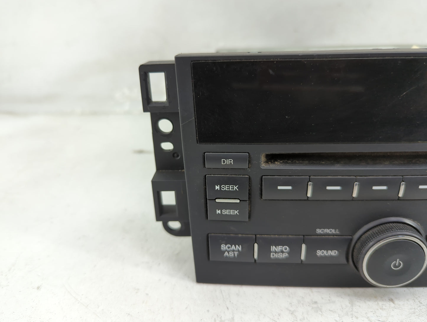 2010-2011 Chevrolet Aveo Radio AM FM Cd Player Receiver Replacement P/N:AGC-7110TA-EZ 95215876 Fits Fits 2010 2011 OEM Used 