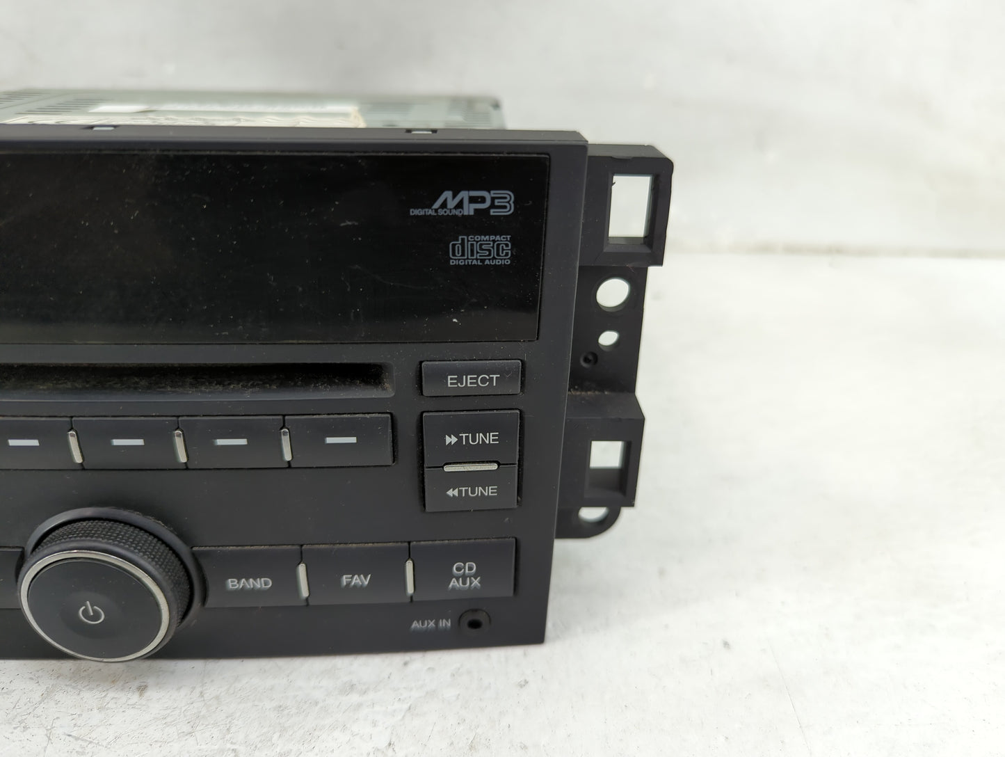 2010-2011 Chevrolet Aveo Radio AM FM Cd Player Receiver Replacement P/N:AGC-7110TA-EZ 95215876 Fits Fits 2010 2011 OEM Used 