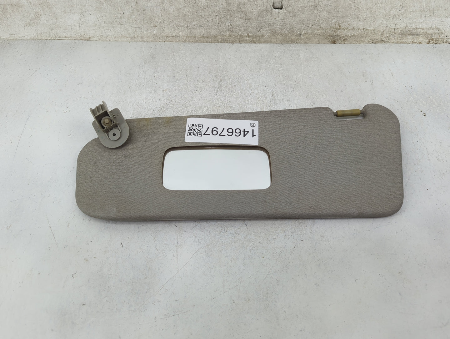 2011 Chevrolet Aveo Sun Visor Shade Replacement Driver Left Mirror Fits OEM Used Auto Parts - Oemusedautoparts1.com
