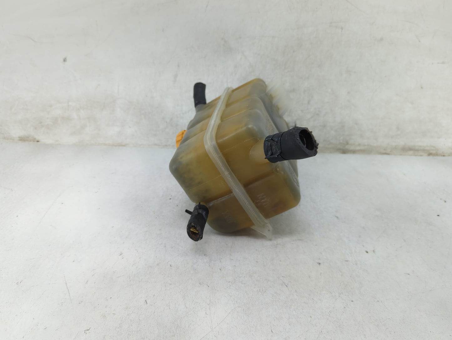 2009-2011 Chevrolet Aveo Radiator Coolant Overflow Expansion Tank Bottle - Oemusedautoparts1.com