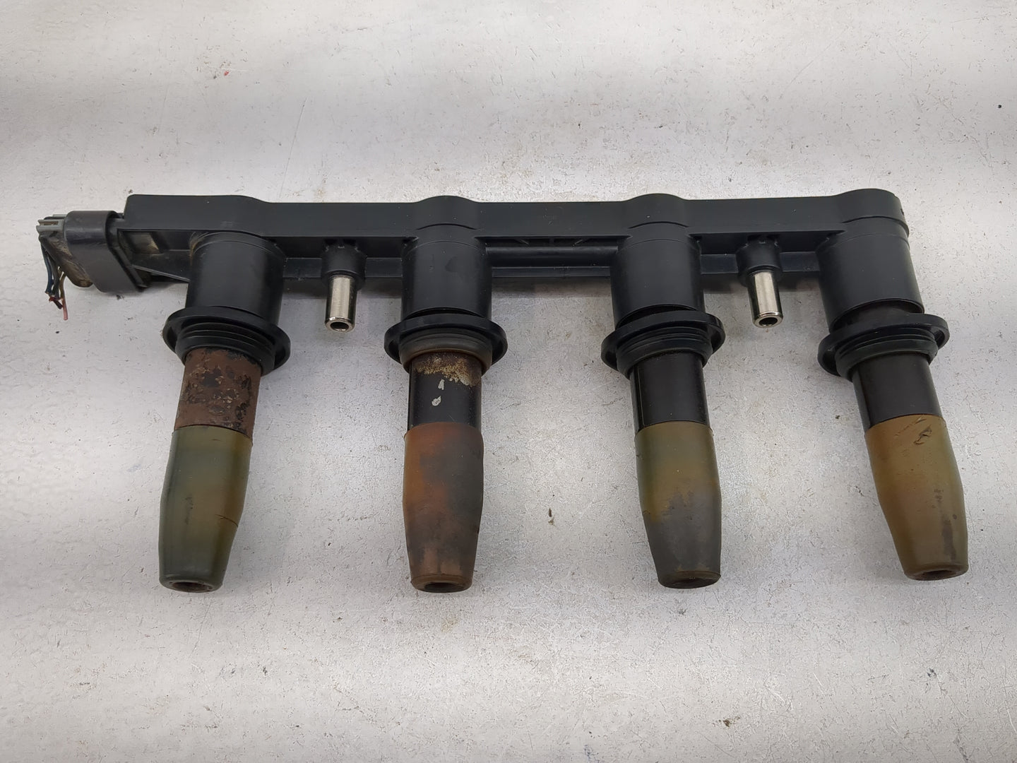 2009-2011 Chevrolet Aveo Ignition Coil Igniter Pack - Oemusedautoparts1.com