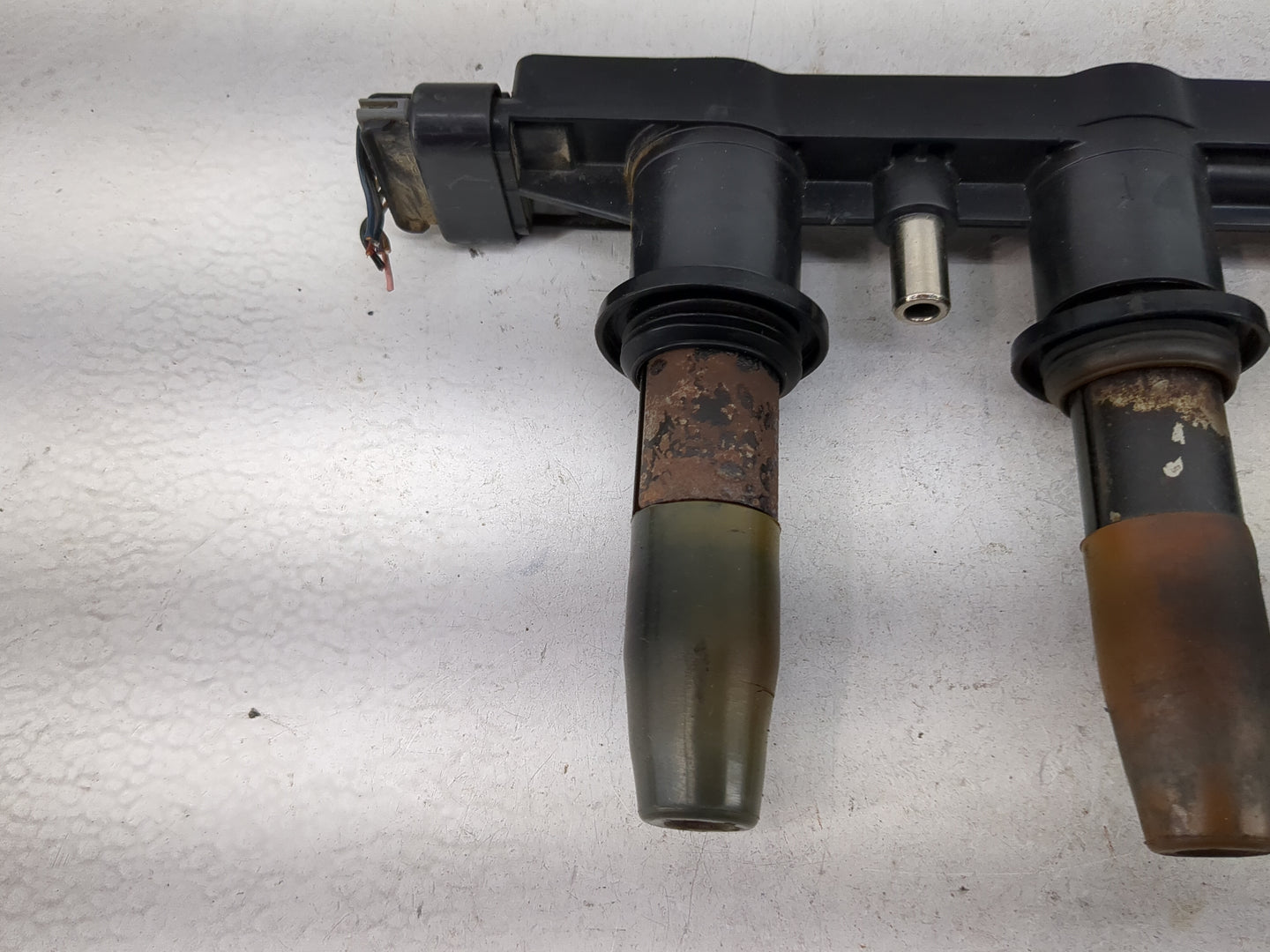 2009-2011 Chevrolet Aveo Ignition Coil Igniter Pack - Oemusedautoparts1.com