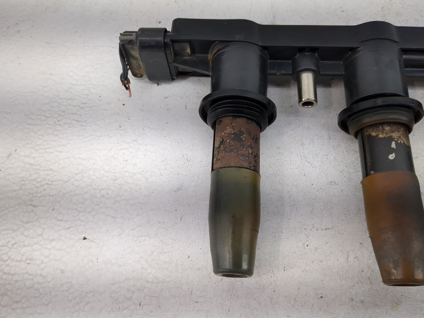 2009-2011 Chevrolet Aveo Ignition Coil Igniter Pack - Oemusedautoparts1.com