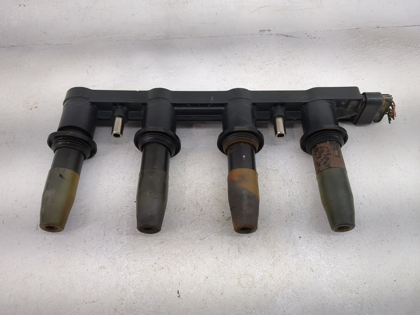 2009-2011 Chevrolet Aveo Ignition Coil Igniter Pack - Oemusedautoparts1.com