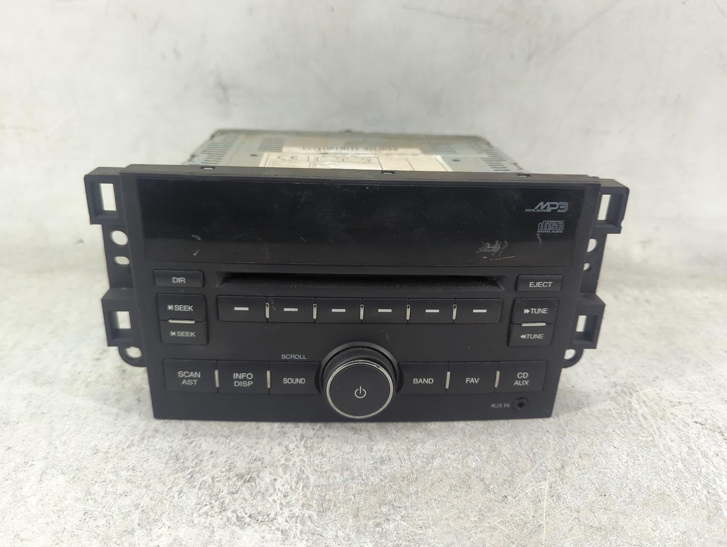 2010-2011 Chevrolet Aveo Radio AM FM Cd Player Receiver Replacement P/N:95215876 Fits Fits 2010 2011 OEM Used Auto Parts - O