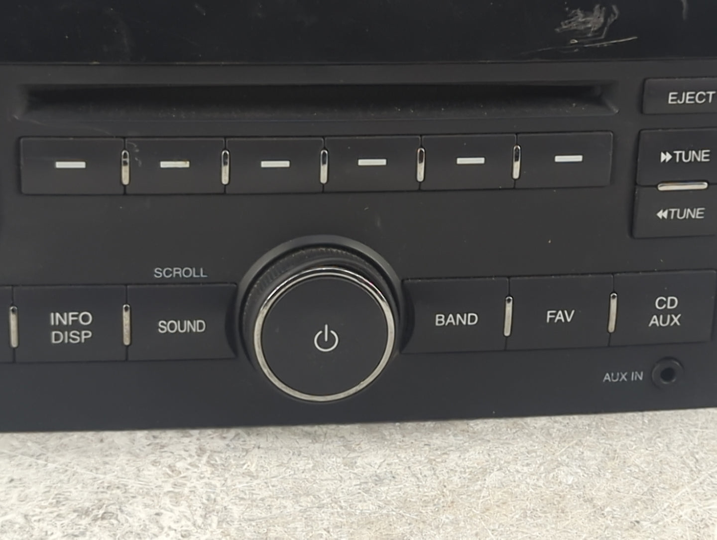 2010-2011 Chevrolet Aveo Radio AM FM Cd Player Receiver Replacement P/N:95215876 Fits Fits 2010 2011 OEM Used Auto Parts - O