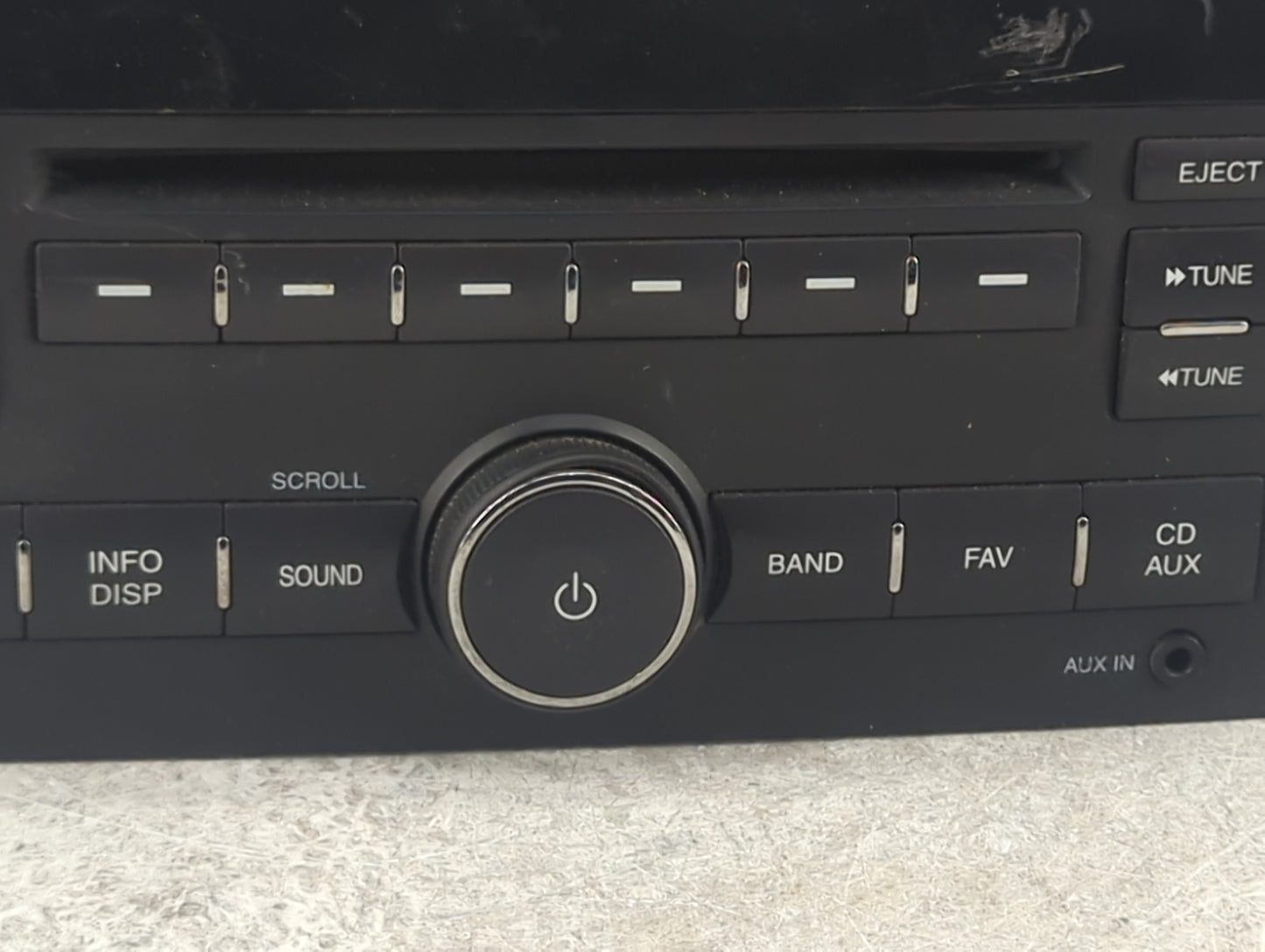 2010-2011 Chevrolet Aveo Radio AM FM Cd Player Receiver Replacement P/N:95215876 Fits Fits 2010 2011 OEM Used Auto Parts - O