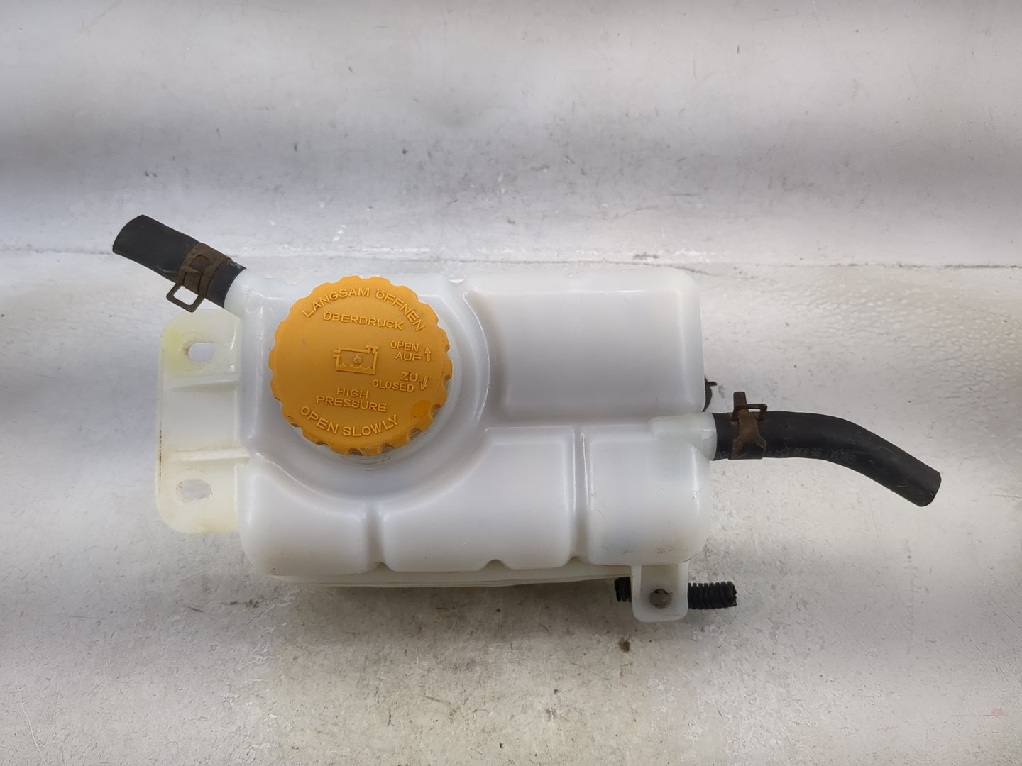 2009-2011 Chevrolet Aveo Radiator Coolant Overflow Expansion Tank Bottle 1494676 - Oemusedautoparts1.com