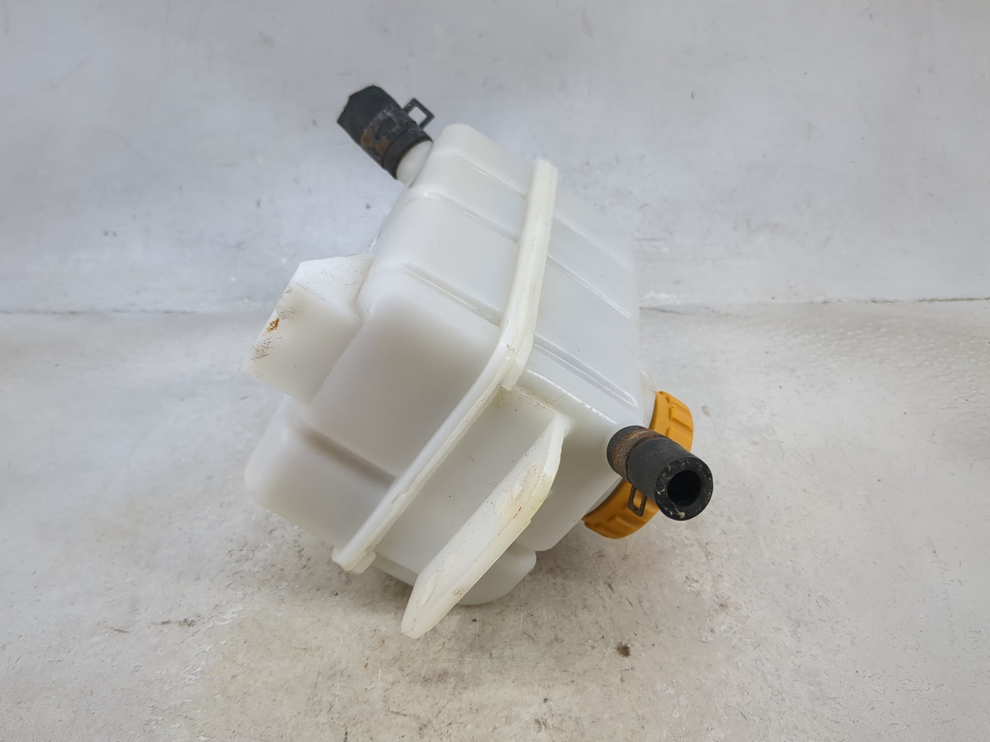 2009-2011 Chevrolet Aveo Radiator Coolant Overflow Expansion Tank Bottle 1494676 - Oemusedautoparts1.com