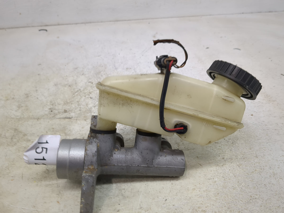 2009-2011 Chevrolet Aveo Brake Master Cylinder 1512994 - Oemusedautoparts1.com