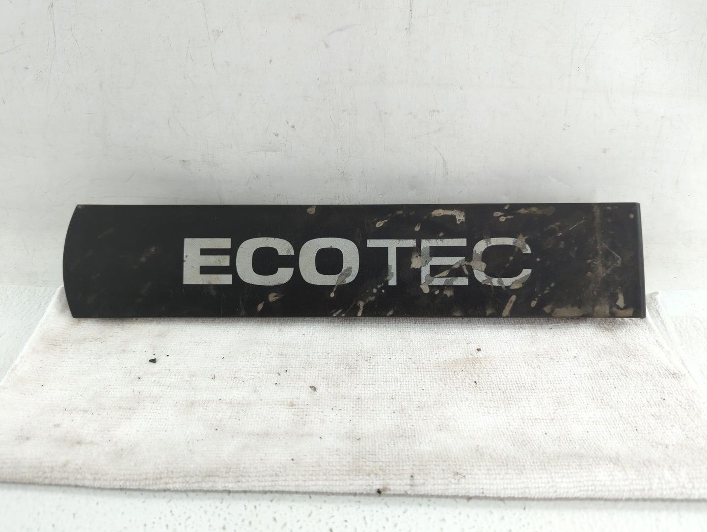 2011 Chevrolet Aveo Engine Cover - Oemusedautoparts1.com