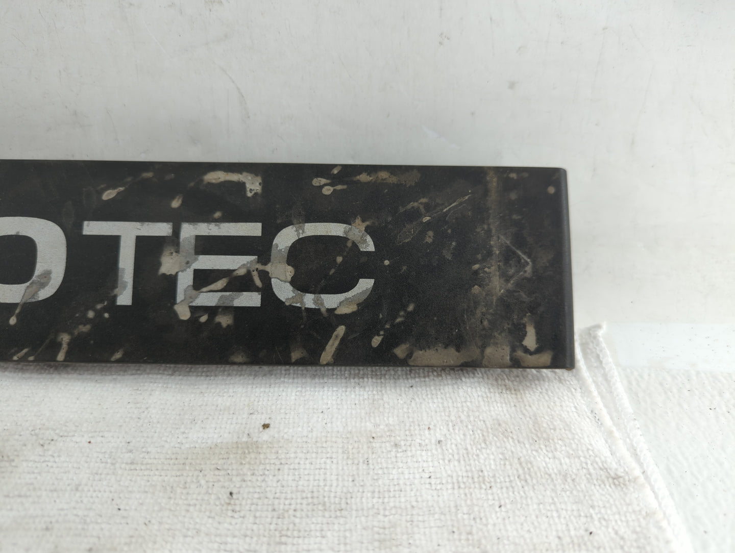 2011 Chevrolet Aveo Engine Cover - Oemusedautoparts1.com