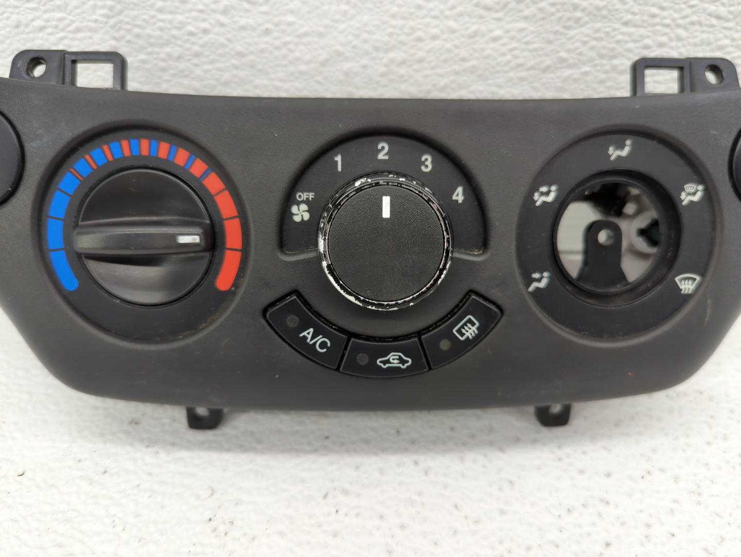 2007-2011 Chevrolet Aveo Climate Control Module Temperature AC/Heater Replacement P/N:A0269 T250 Fits OEM Used Auto Parts - 