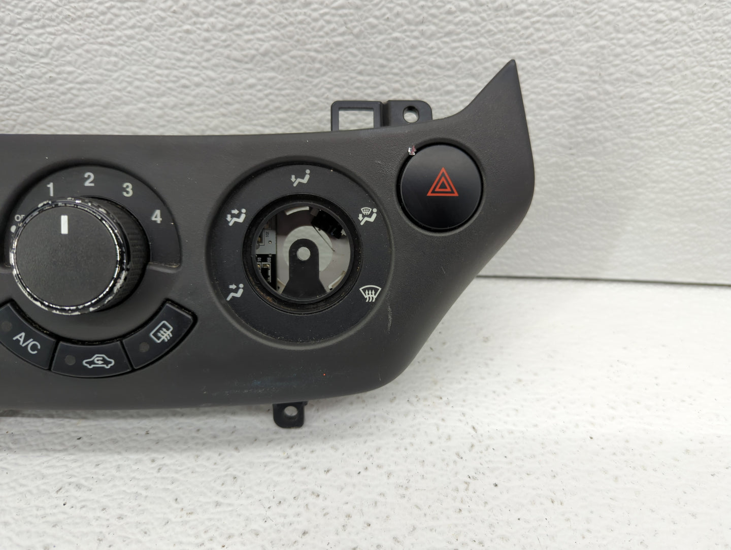 2007-2011 Chevrolet Aveo Climate Control Module Temperature AC/Heater Replacement P/N:A0269 T250 Fits OEM Used Auto Parts - 