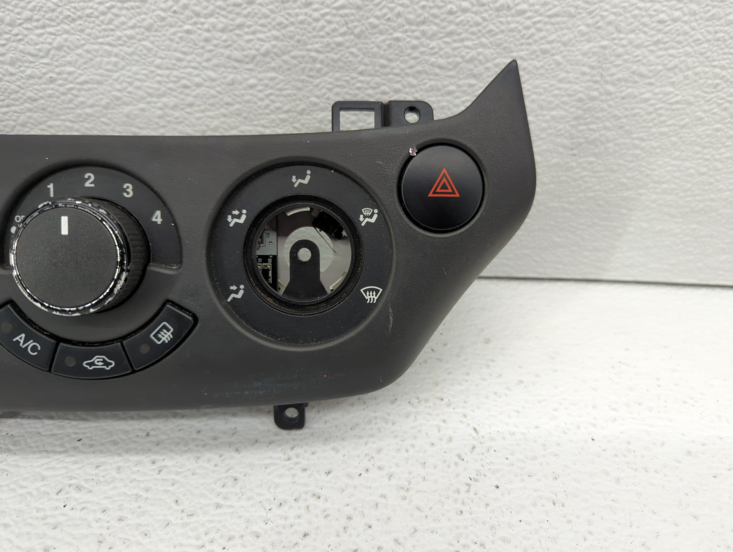 2007-2011 Chevrolet Aveo Climate Control Module Temperature AC/Heater Replacement P/N:A0269 T250 Fits OEM Used Auto Parts - 