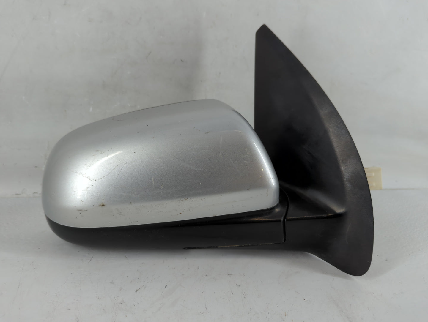 2009-2011 Chevrolet Aveo Passenger Side View Mirror - Right Door Mirror OEM Used - Oemusedautoparts1.com