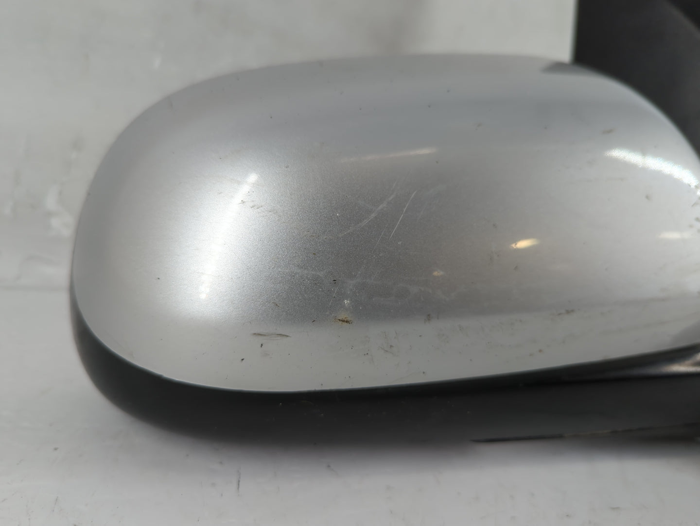 2009-2011 Chevrolet Aveo Passenger Side View Mirror - Right Door Mirror OEM Used - Oemusedautoparts1.com