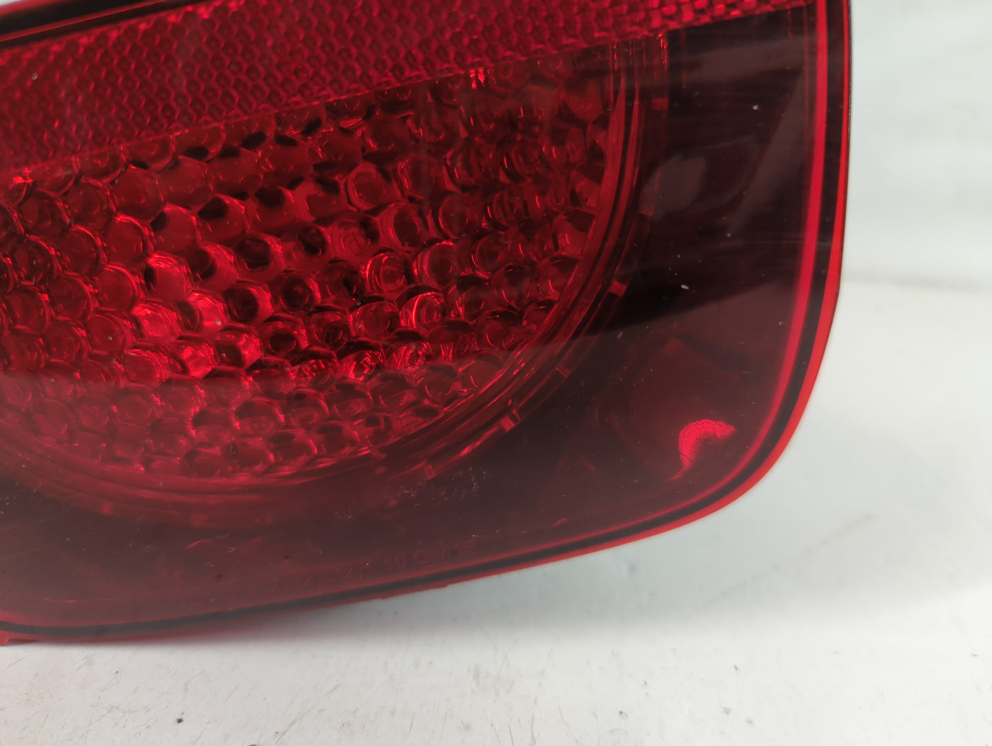 2010-2013 Chevrolet Camaro Tail Light Assembly Driver Left OEM P/N:320367 PC50039 Fits Fits 2010 2011 2012 2013 OEM Used Aut