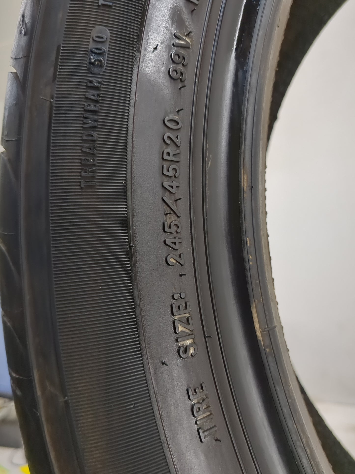 Used Tire 245/45R20 GOODYEAR EAGLE TOURING 99V - Tread Depth 9.5/32 - Oemusedautoparts1.com
