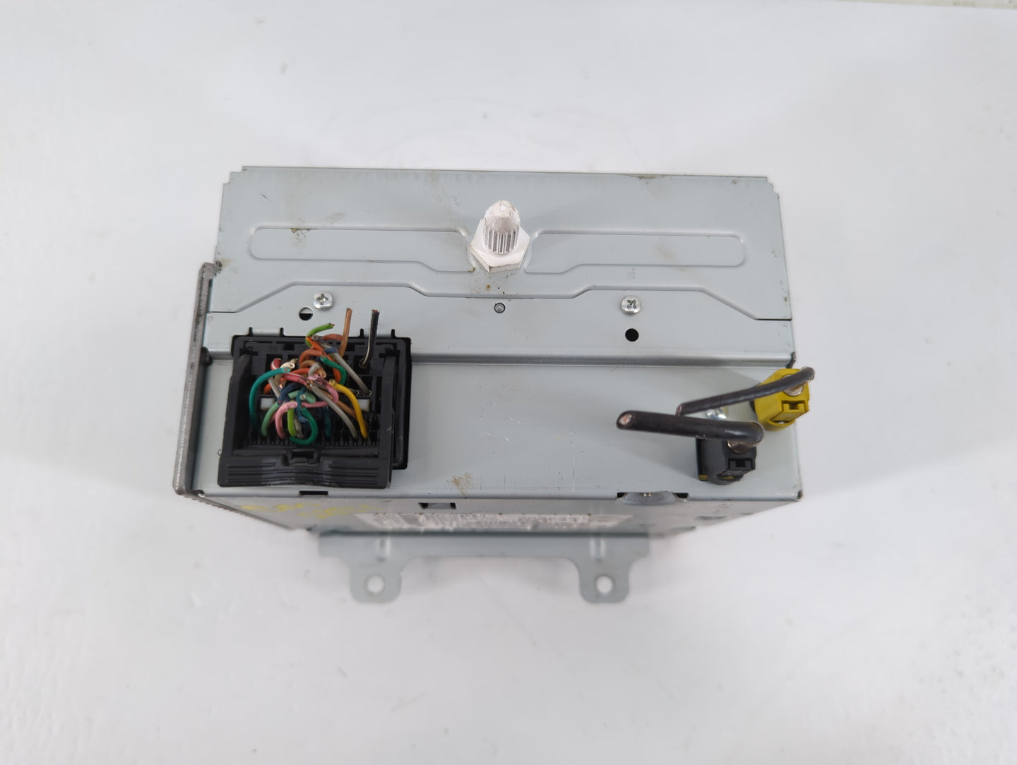 2010-2012 Chevrolet Camaro Radio AM FM Cd Player Receiver Replacement P/N:20983517 Fits Fits 2010 2011 2012 OEM Used Auto Pa