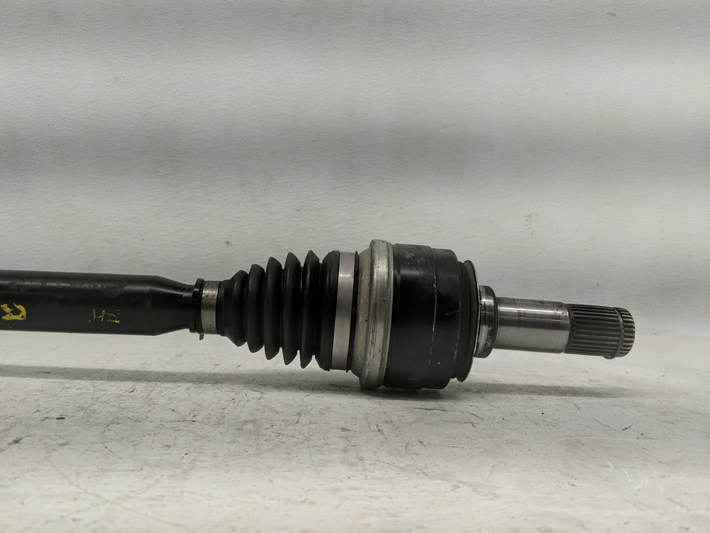 2010-2015 Chevrolet Camaro Axle Shaft Front Driver Cv C/v - Oemusedautoparts1.com