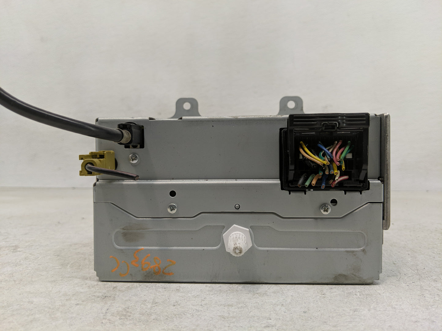 2011-2012 Chevrolet Camaro Radio AM FM Cd Player Receiver Replacement P/N:20983517 Fits Fits 2010 2011 2012 OEM Used Auto Pa
