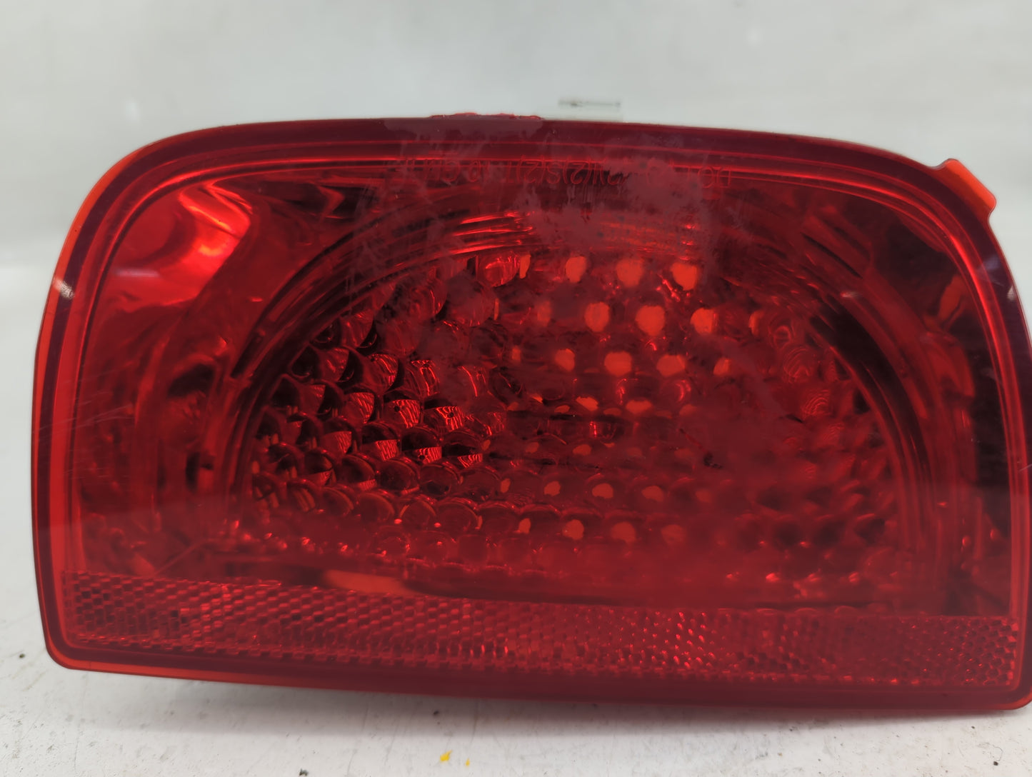 2010-2011 Chevrolet Camaro Tail Light Assembly Driver Left OEM P/N:320363 320367 Fits Fits 2010 2011 OEM Used Auto Parts - O