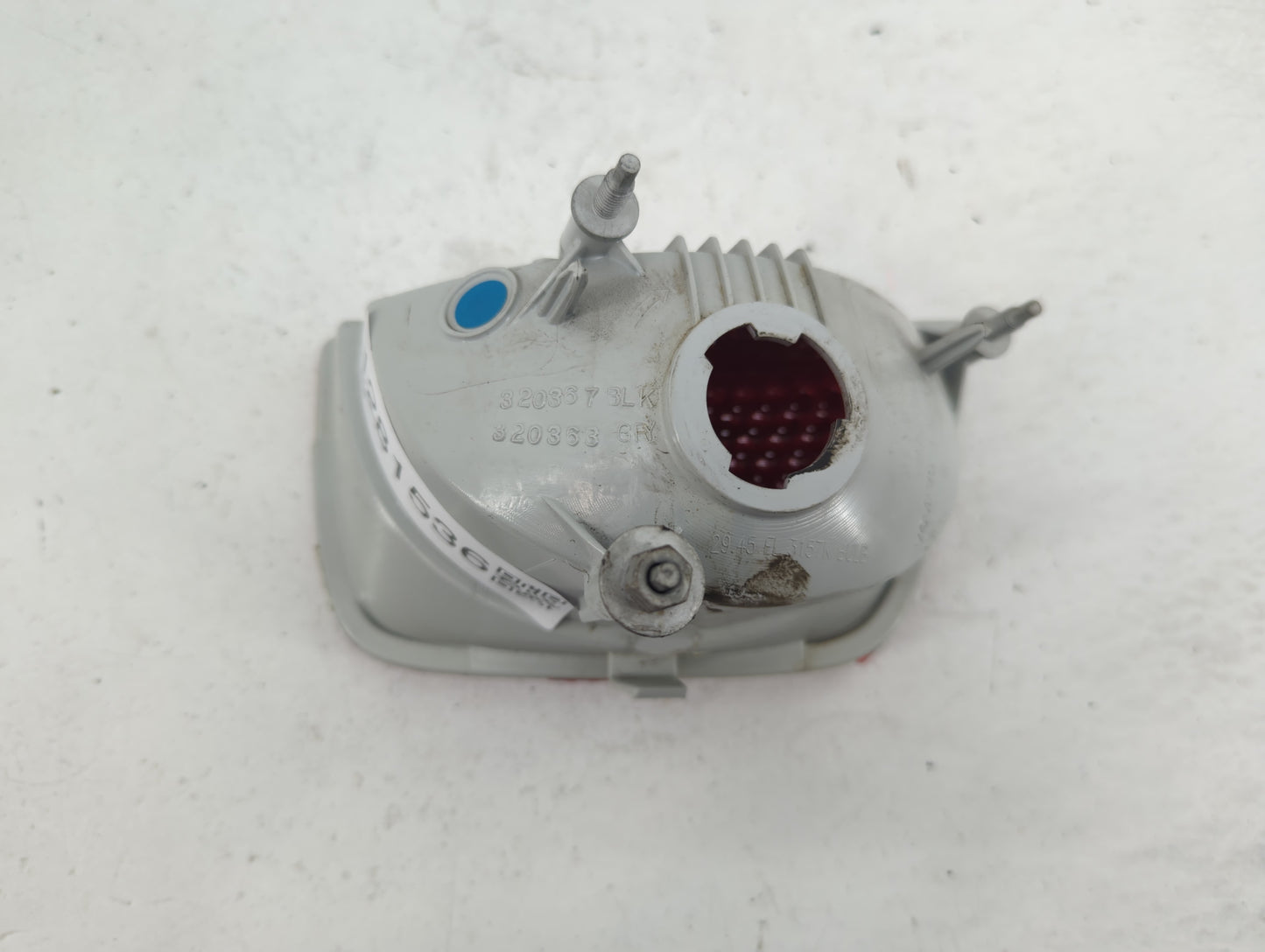 2010-2011 Chevrolet Camaro Tail Light Assembly Driver Left OEM P/N:320363 320367 Fits Fits 2010 2011 OEM Used Auto Parts - O