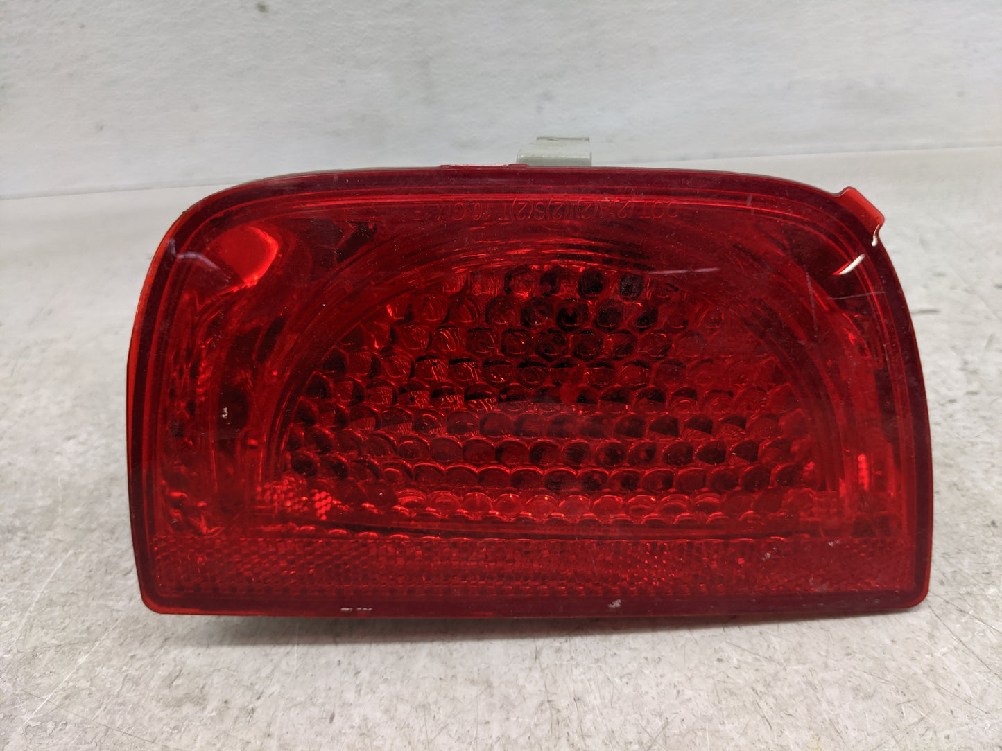 2010-2011 Chevrolet Camaro Tail Light Assembly Passenger Right OEM P/N:320363 320367 Fits Fits 2010 2011 OEM Used Auto Parts