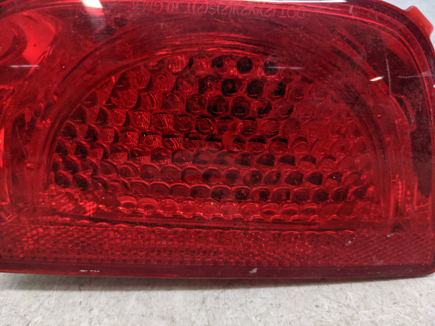 2010-2011 Chevrolet Camaro Tail Light Assembly Passenger Right OEM P/N:320363 320367 Fits Fits 2010 2011 OEM Used Auto Parts
