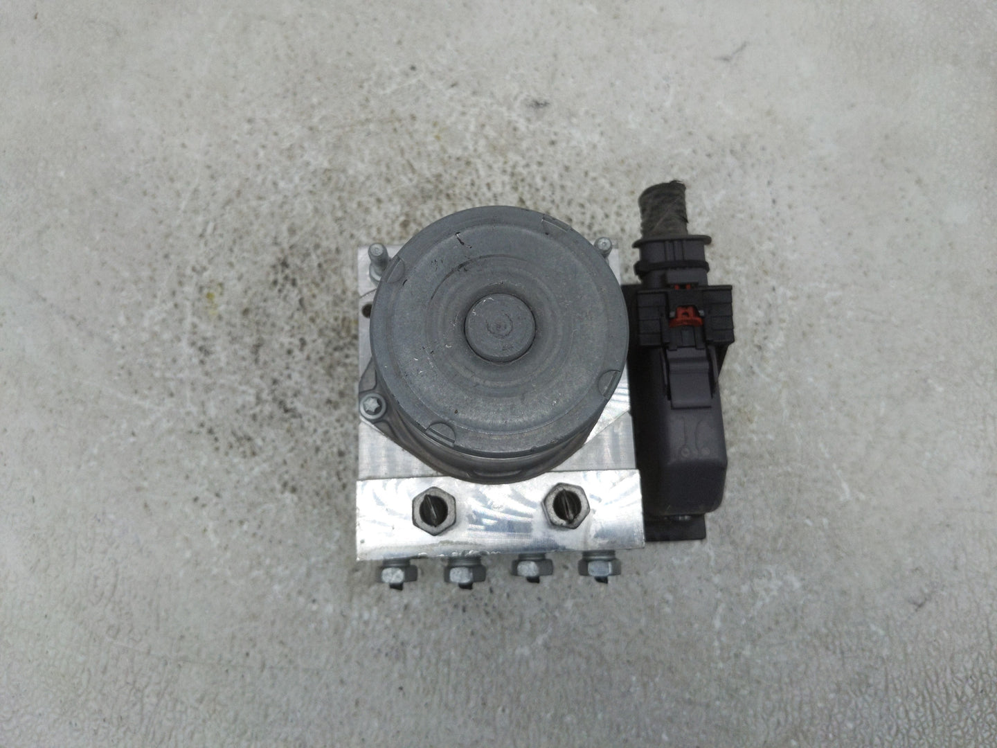 2010-2011 Chevrolet Camaro ABS Pump Control Module Replacement P/N:92246443 0 265 336 05 Fits Fits 2010 2011 OEM Used Auto P