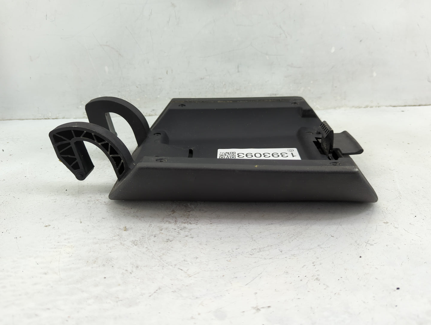 2011 Chevrolet Camaro Center Console Armrest Cover Lid Fits OEM Used Auto Parts - Oemusedautoparts1.com