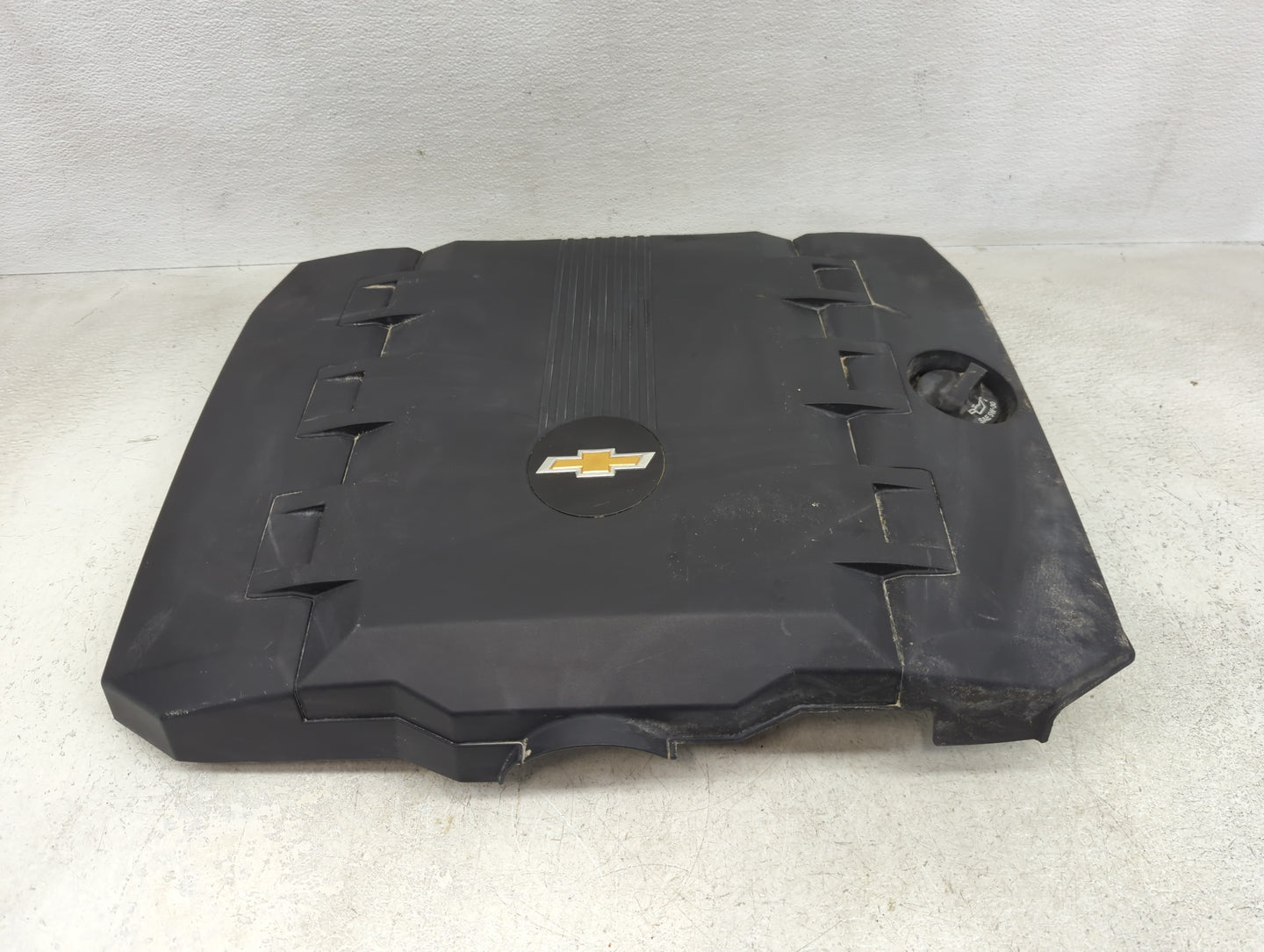 2011 Chevrolet Camaro Engine Cover - Oemusedautoparts1.com