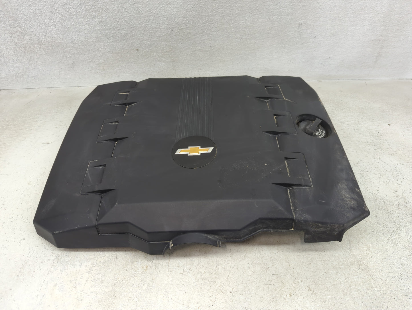 2011 Chevrolet Camaro Engine Cover - Oemusedautoparts1.com