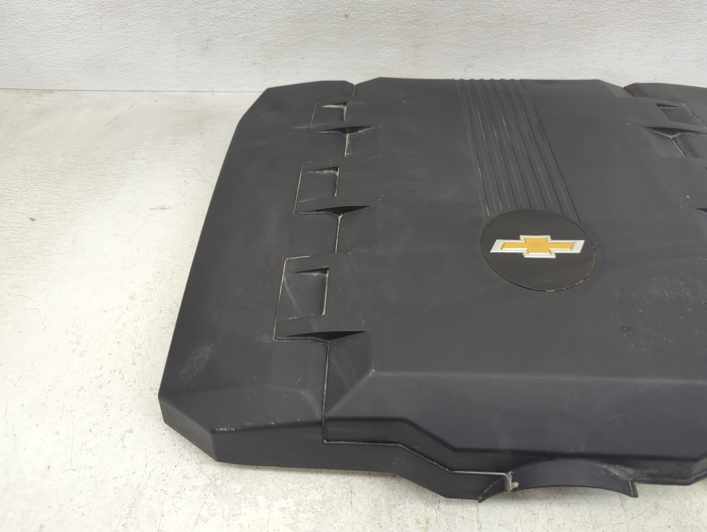 2011 Chevrolet Camaro Engine Cover - Oemusedautoparts1.com