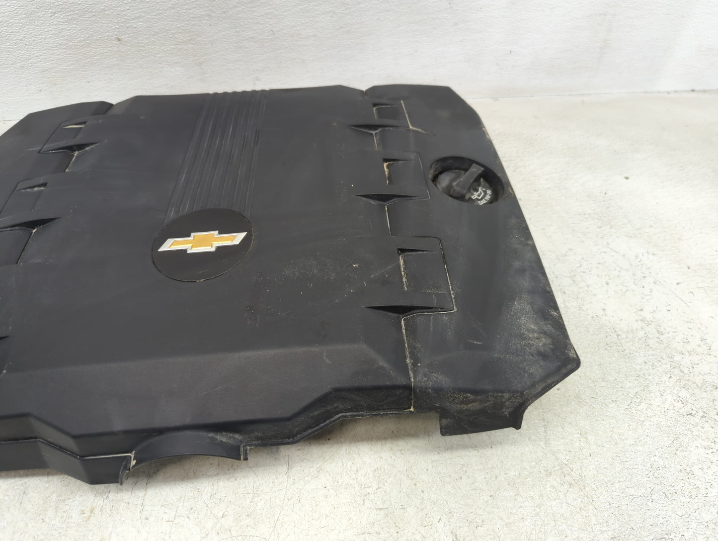 2011 Chevrolet Camaro Engine Cover - Oemusedautoparts1.com