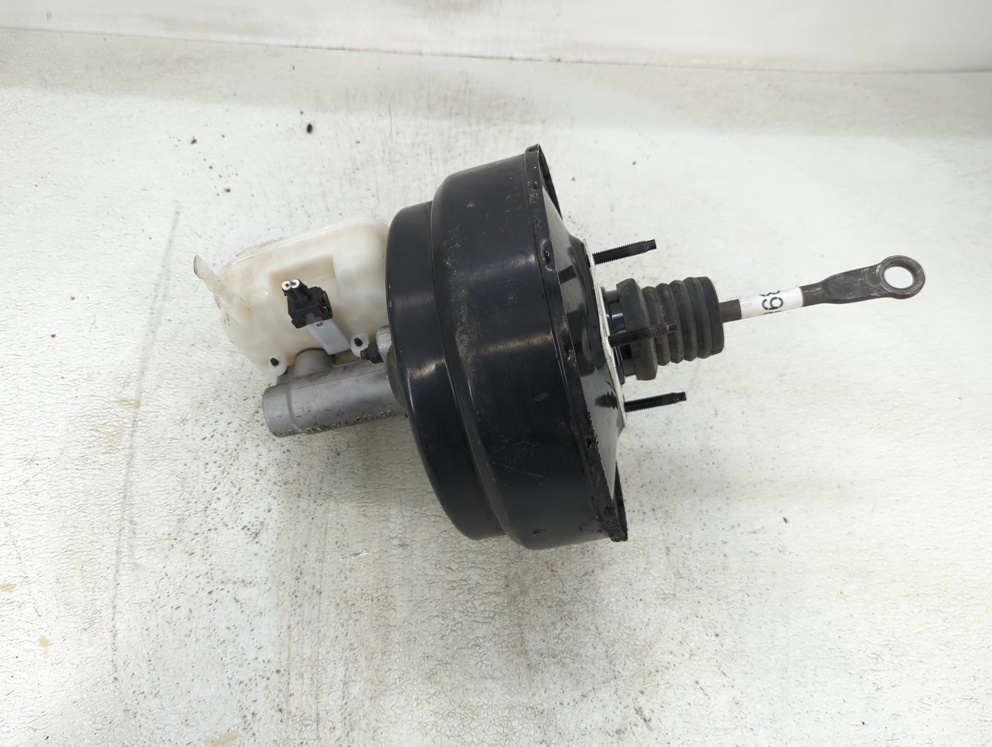 2010-2015 Chevrolet Camaro Power Brake Booster Oem - Oemusedautoparts1.com