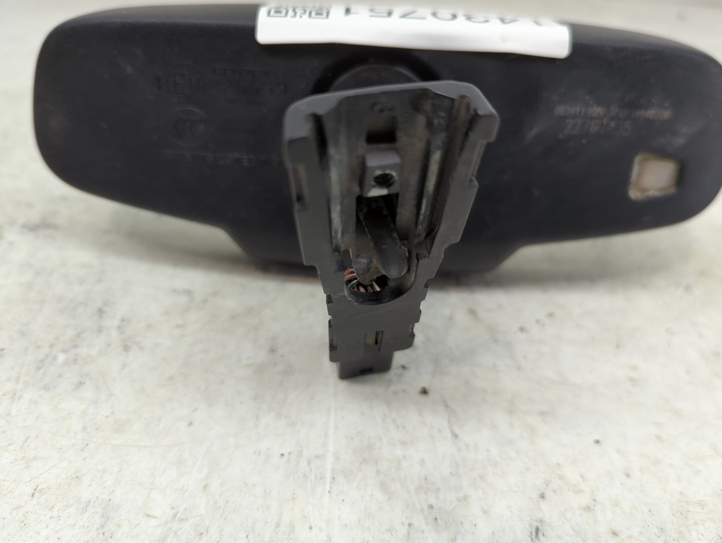 2011 Chevrolet Camaro Interior Rear View Mirror Replacement OEM P/N:22780935 Fits OEM Used Auto Parts - Oemusedautoparts1.co