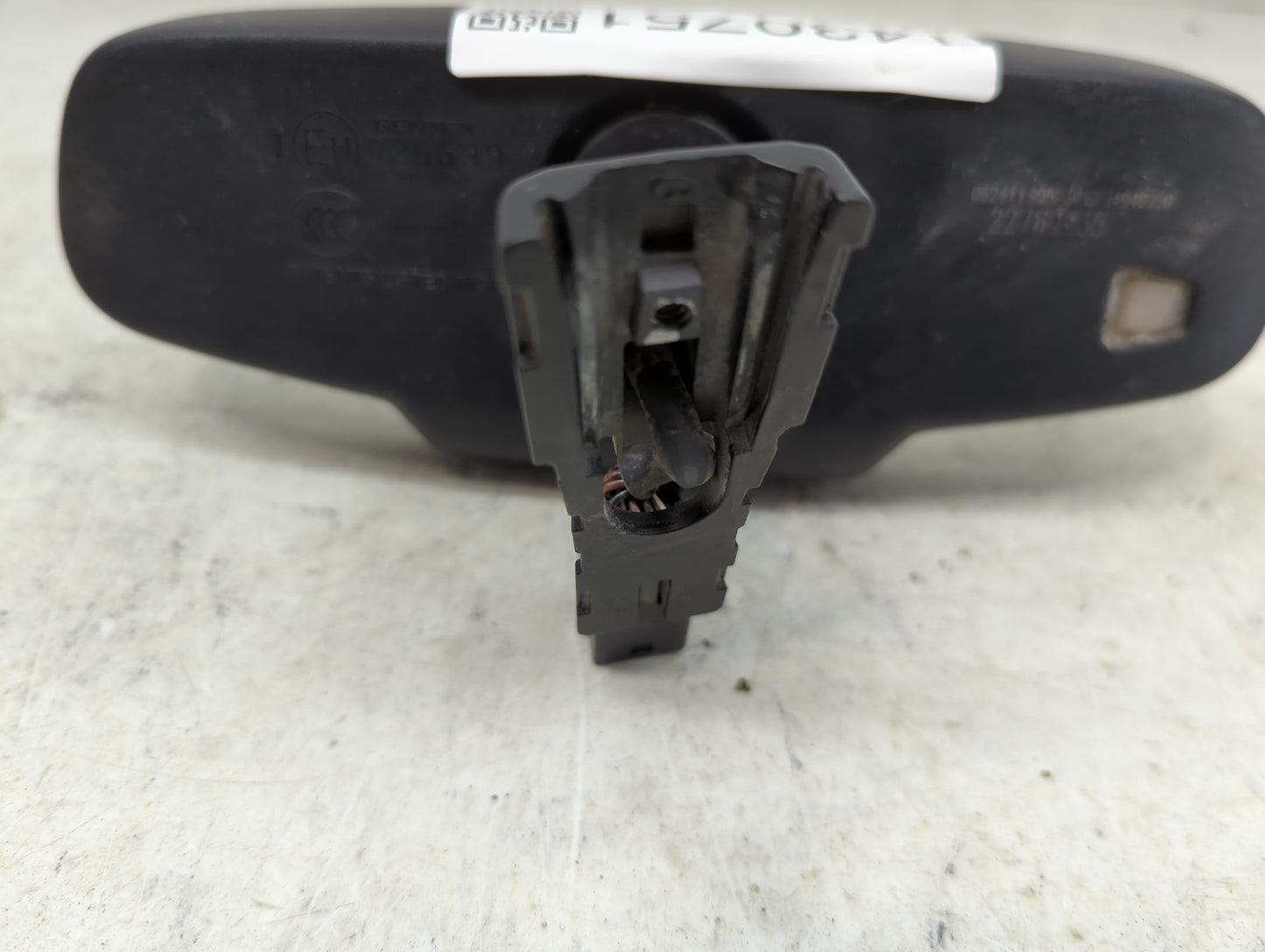 2011 Chevrolet Camaro Interior Rear View Mirror Replacement OEM P/N:22780935 Fits OEM Used Auto Parts - Oemusedautoparts1.co