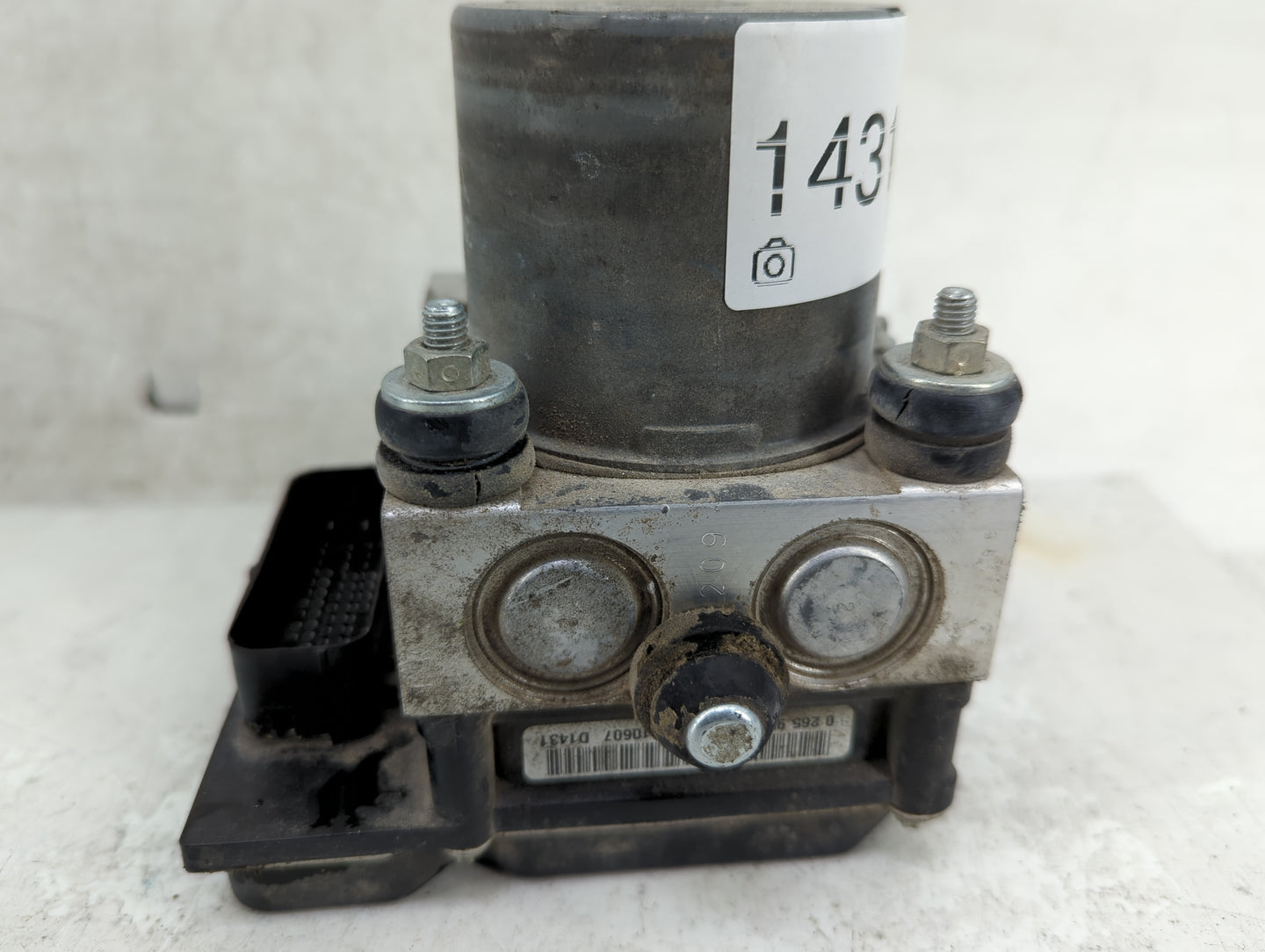 2010-2011 Chevrolet Camaro ABS Pump Control Module Replacement P/N:0 265 251 813 Fits Fits 2010 2011 OEM Used Auto Parts - O