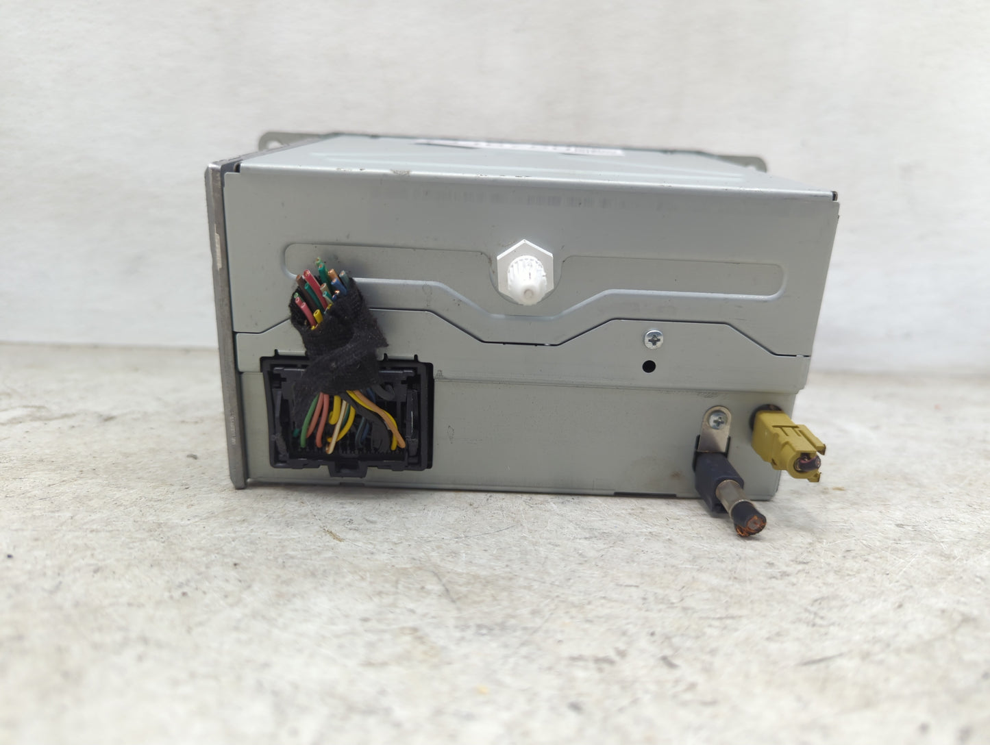 2011-2012 Chevrolet Camaro Radio AM FM Cd Player Receiver Replacement P/N:20907419 CQ-FG5960YC Fits Fits 2010 2011 2012 OEM 
