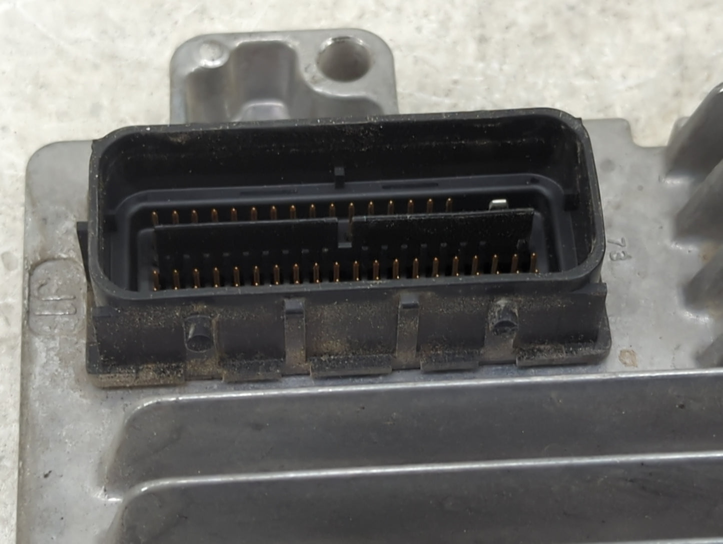 2010-2015 Chevrolet Camaro PCM Engine Control Computer ECU ECM PCU OEM P/N:12639269 12633238 Fits OEM Used Auto Parts - Oemu