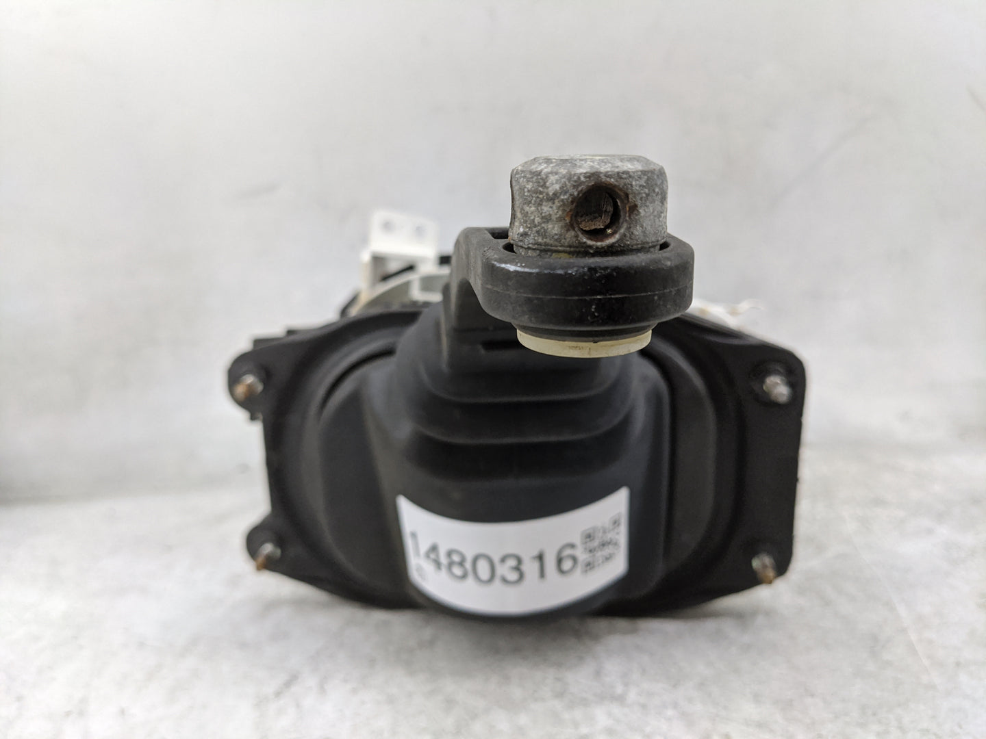 2011 Chevrolet Camaro Floor Console Assembly Shifter - Oemusedautoparts1.com
