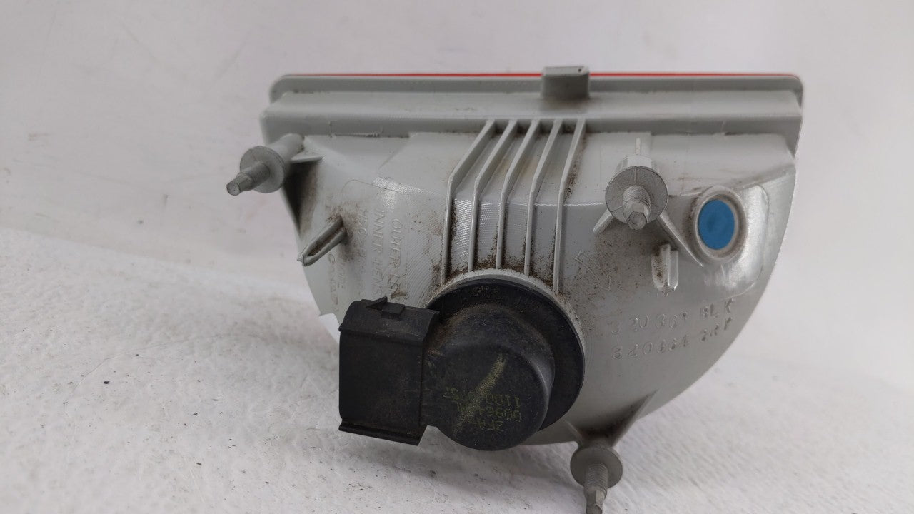 2010-2011 Chevrolet Camaro Tail Light Assembly Passenger Right OEM P/N:92212645 Fits Fits 2010 2011 OEM Used Auto Parts - Oe