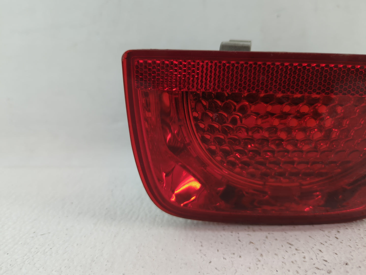 2010-2012 Chevrolet Camaro Tail Light Assembly Passenger Right OEM P/N:92195242 320370, 320366 Fits Fits 2010 2011 2012 OEM 